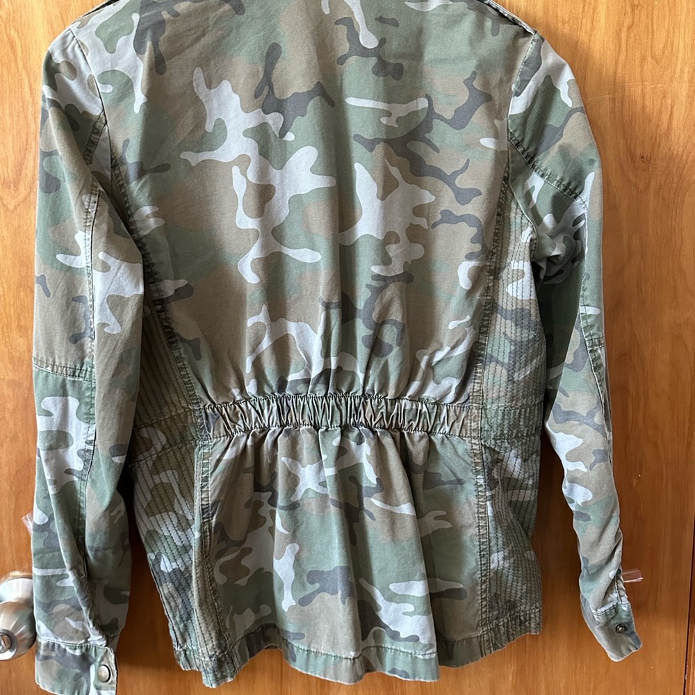 Love tree camo sleeve full zip & zipper womens